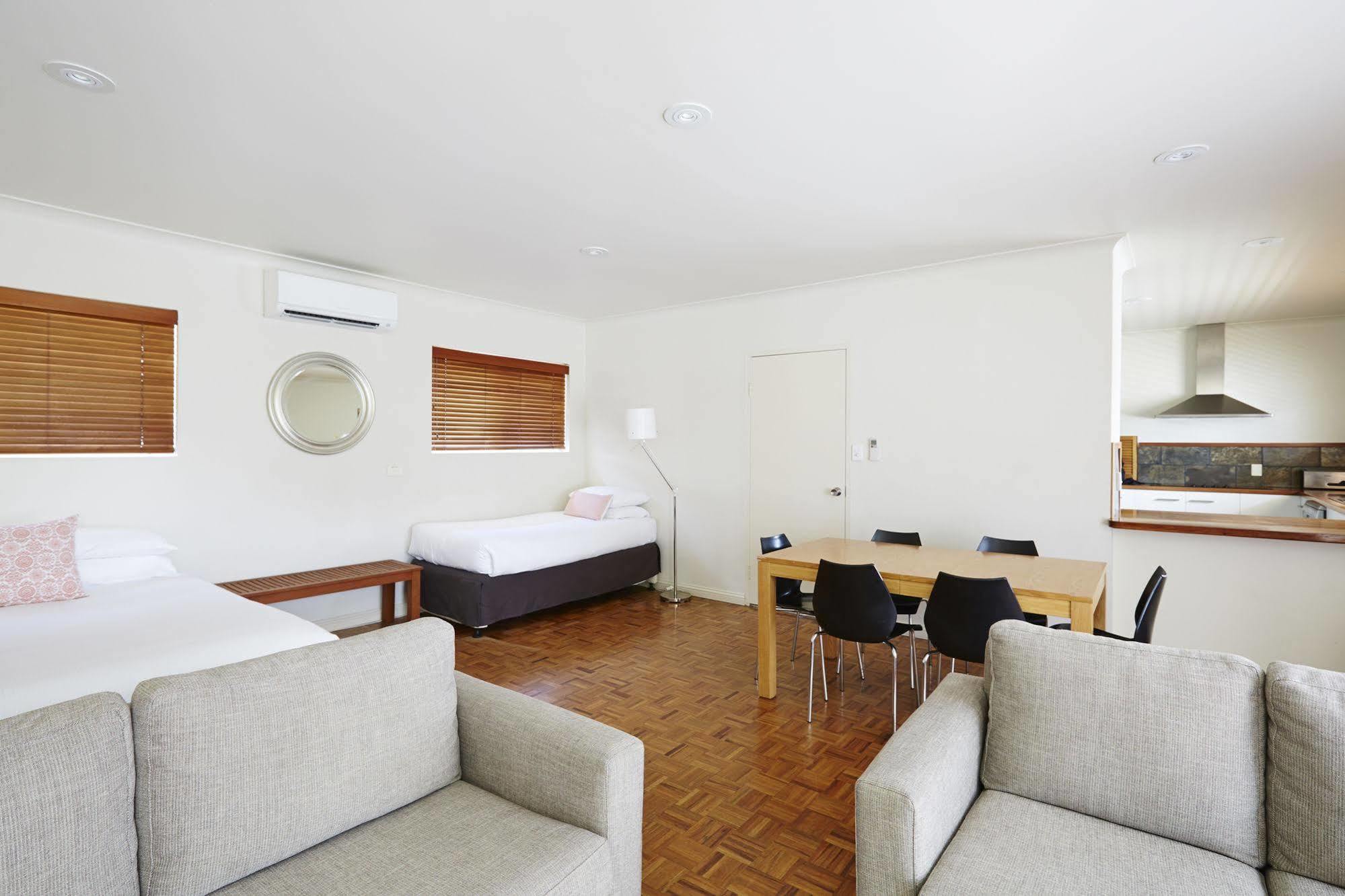 Bay Beach Motel Μπάιρον Μπέι Εξωτερικό φωτογραφία